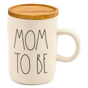 New Rae Dunn Mom to Be ceramic handle mug and wooden coaster / lid 16 oz GIFT